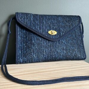 Vintage Blue Raffia Purse with Gold Clasp.